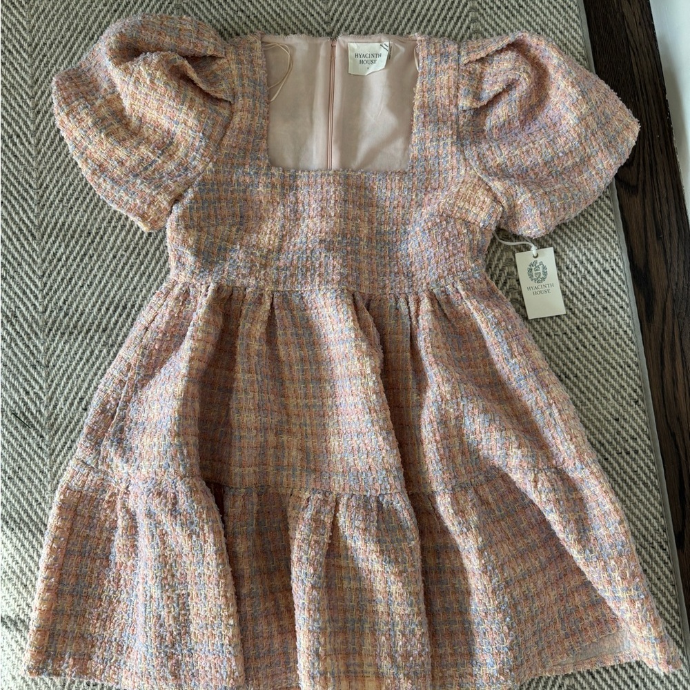 Chic Pink Tweed Dress with Puff Sleeves